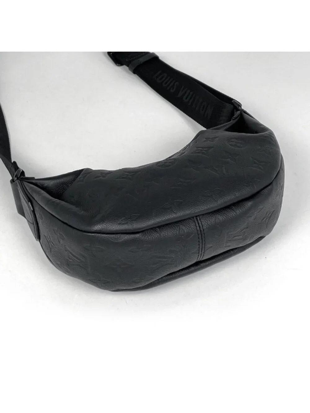 Louis Vuitton Hammock PM Shoulder Bag Monogram Shadow Leather Noir